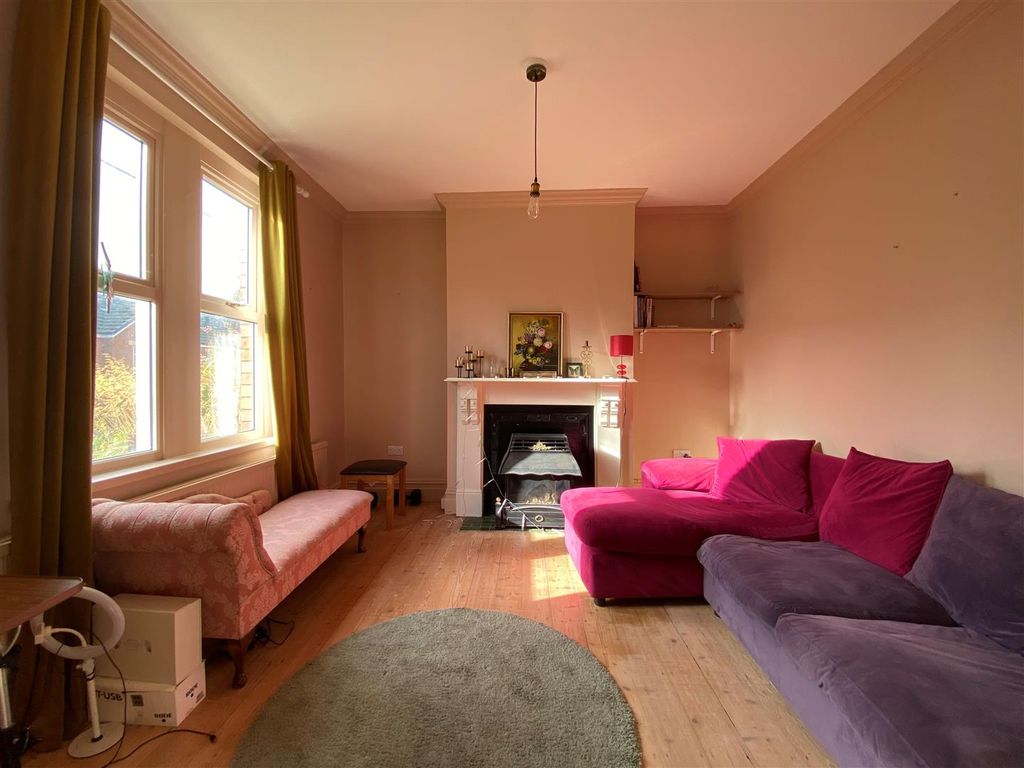 Property photo 2 of 15 Slad Road.Jpg
