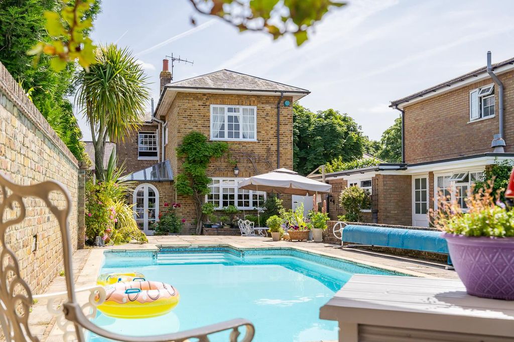 Property photo 1 of 34 External-Small-15.Jpg