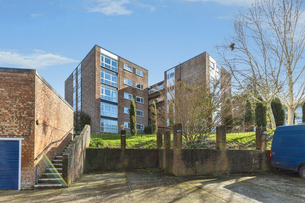 Property photo 2 of 19