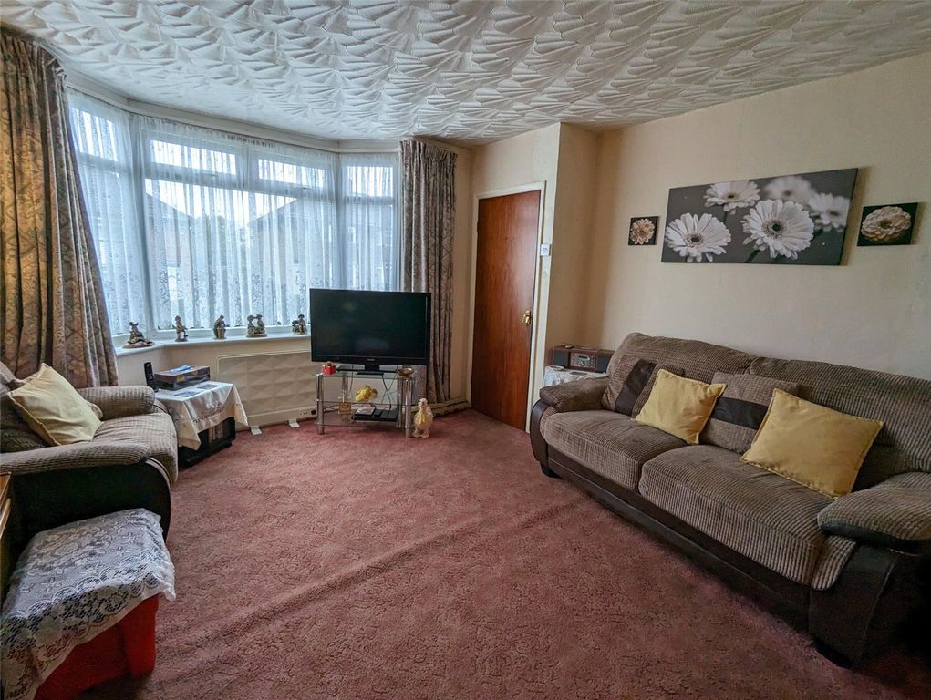 Property photo 2 of 24 Lounge