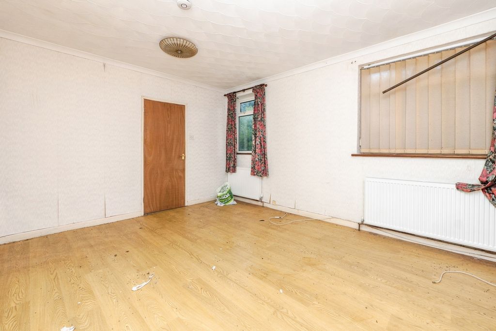 Property photo 3 of 13 Pbox-Img.Jpg