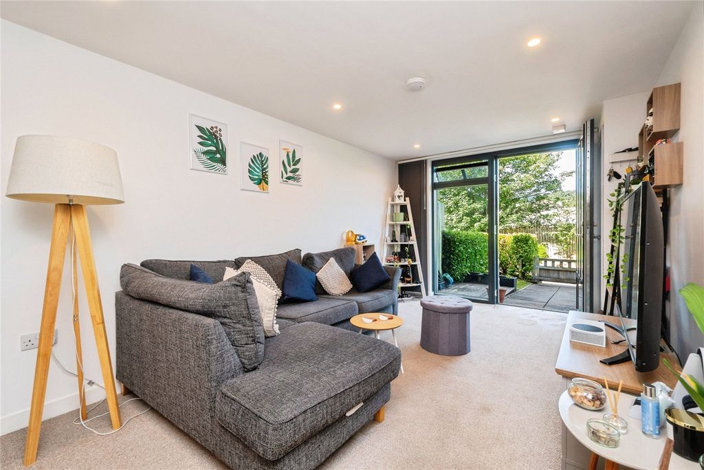 1 bed flat for saleThe Yard, Lostwithiel, Cornwall PL22 photo 5