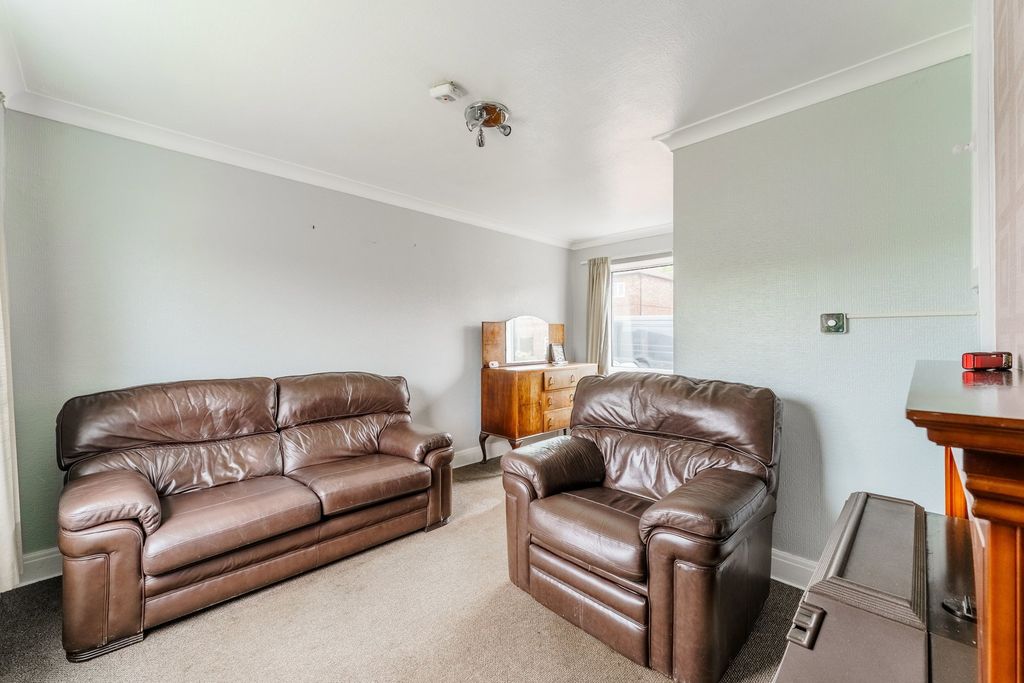 Property photo 2 of 23