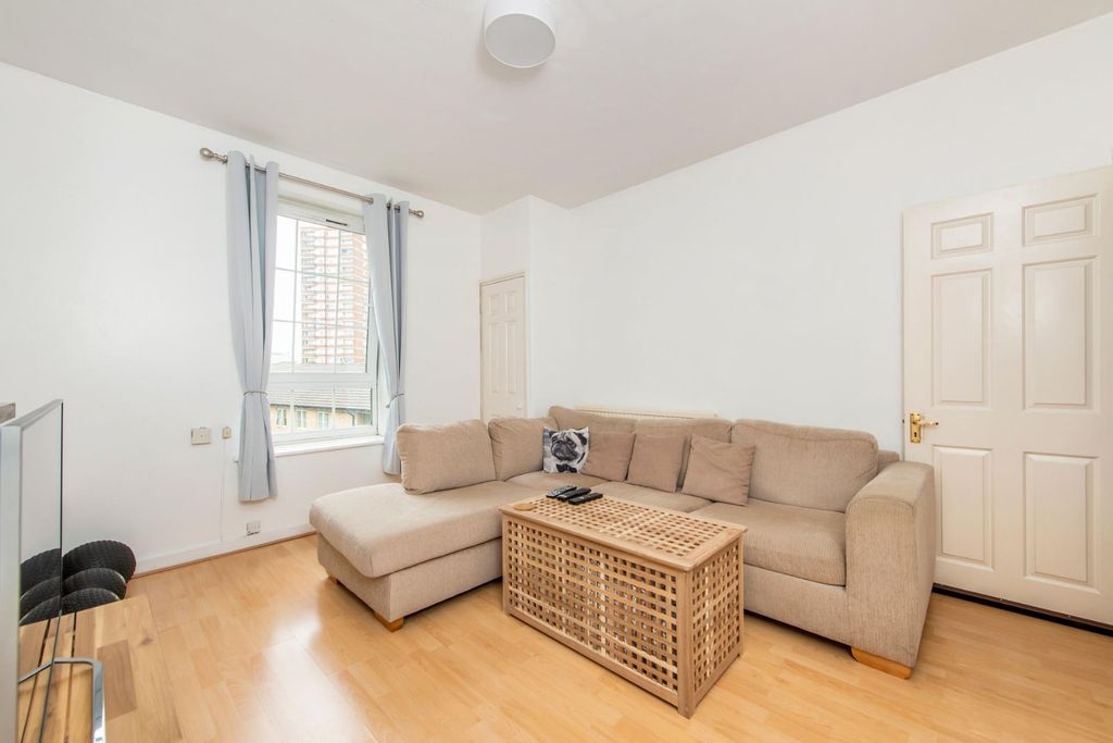 Property photo 2 of 10 Picture No. 16