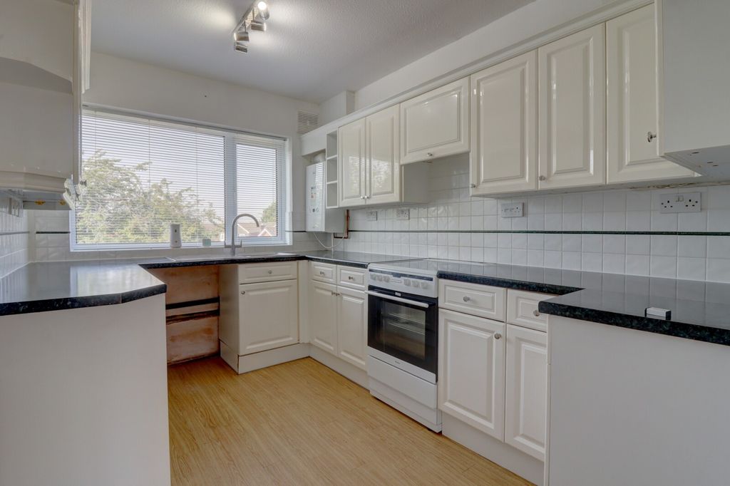 Property photo 2 of 11 Picture No. 16