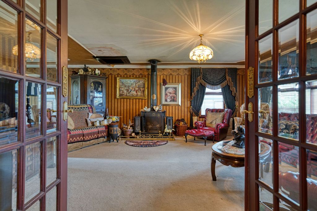 Property photo 2 of 23