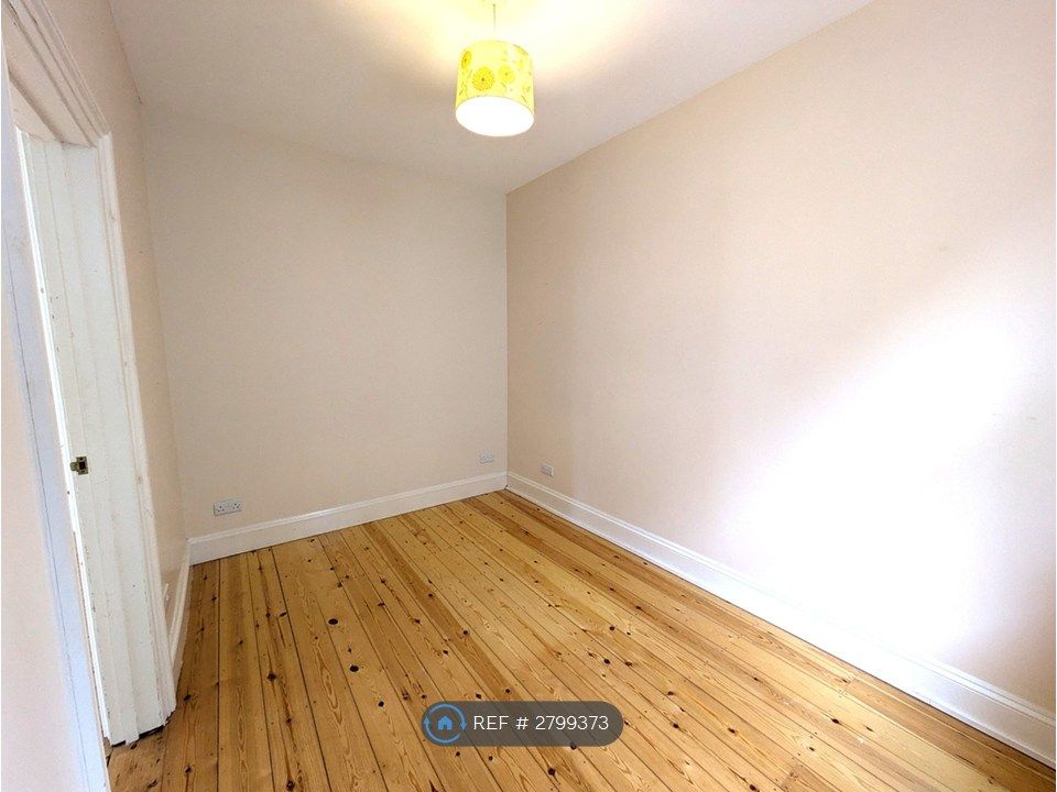 Property photo 3 of 7 Bedroom