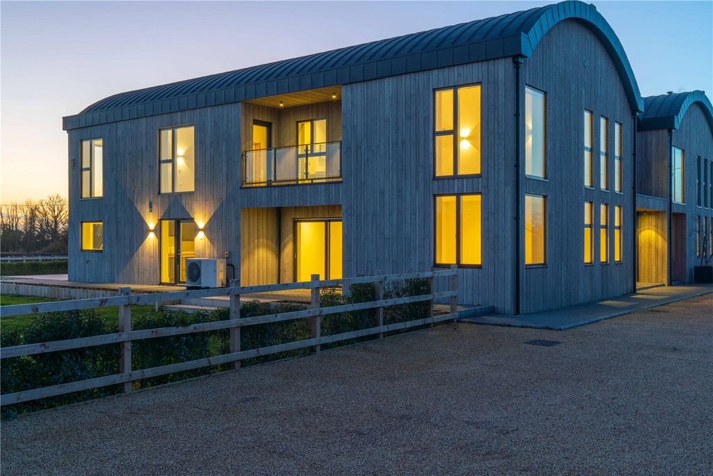 Property photo 2 of 31 Twilight