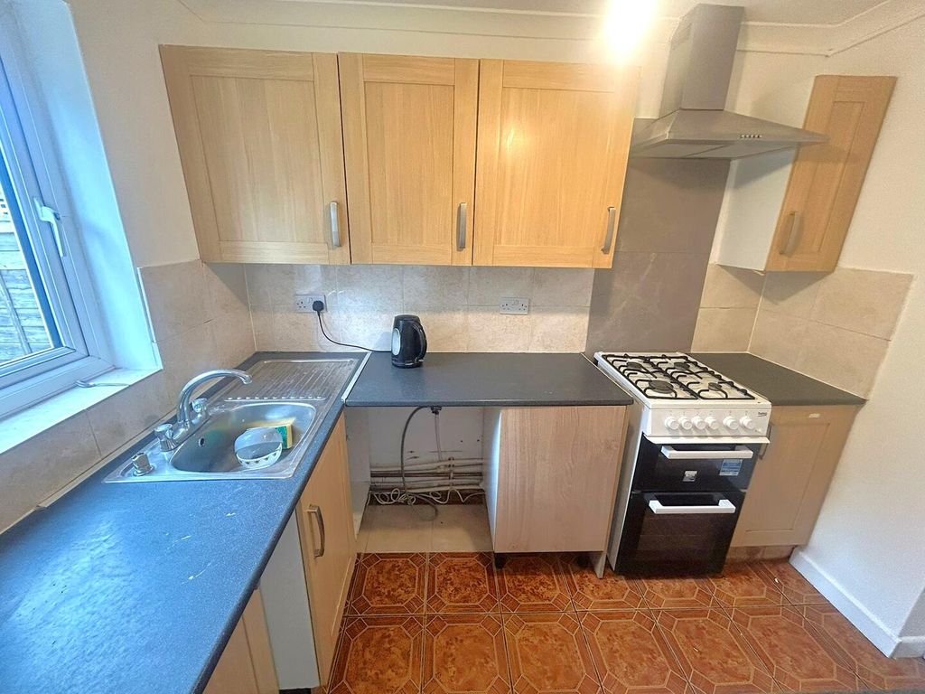Property photo 2 of 14 Kitchen