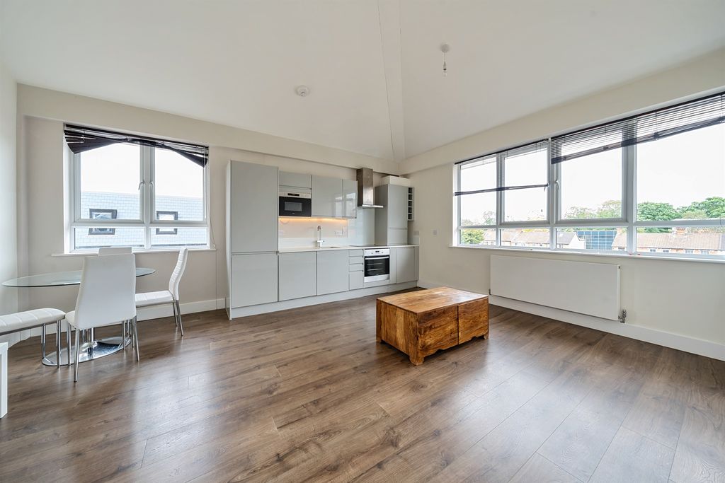 Property photo 1 of 12
