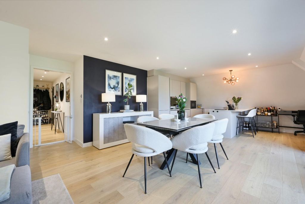 Additional image 8 of 2 bed flat for saleThe Drive, Coulsdon CR5
