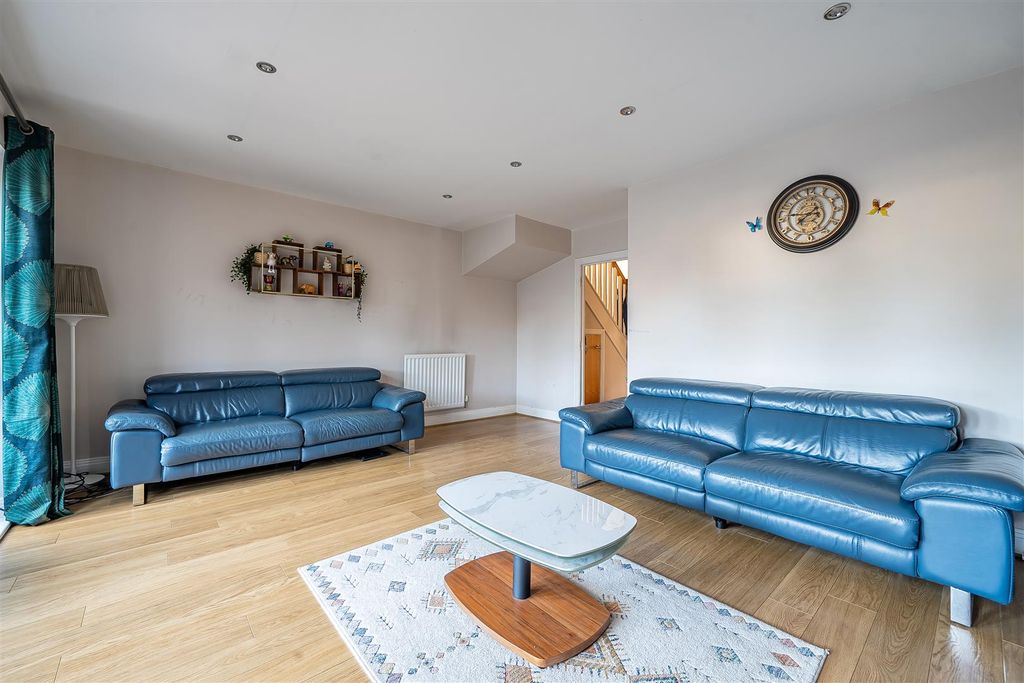 Property photo 3 of 16 1429134-21-69B983F0F0Db4.Jpg