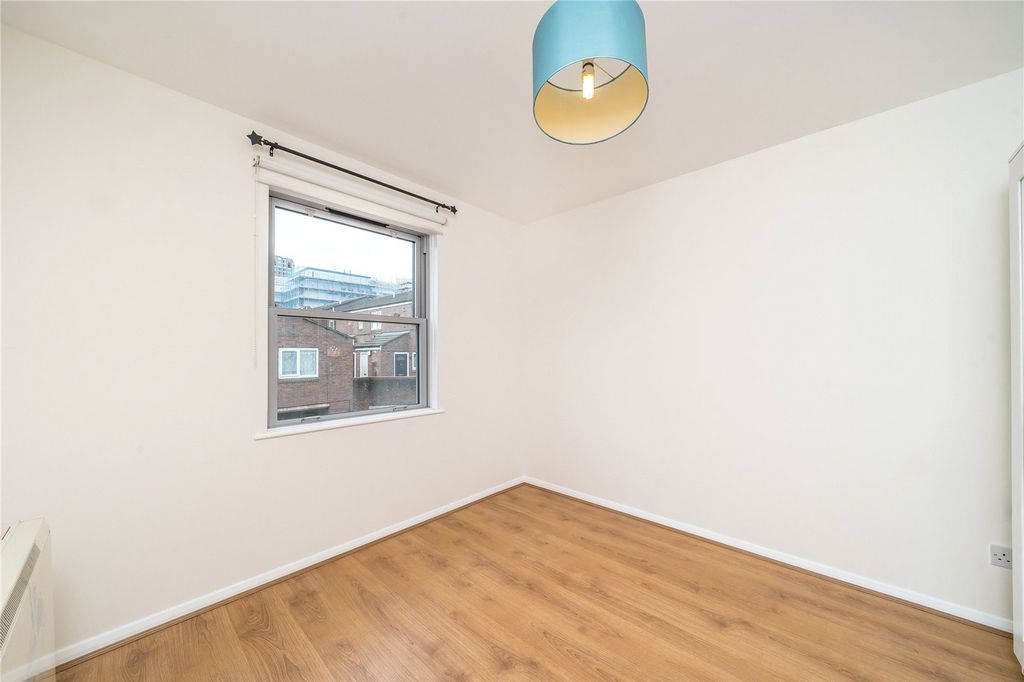 Property photo 3 of 7 Bedroom