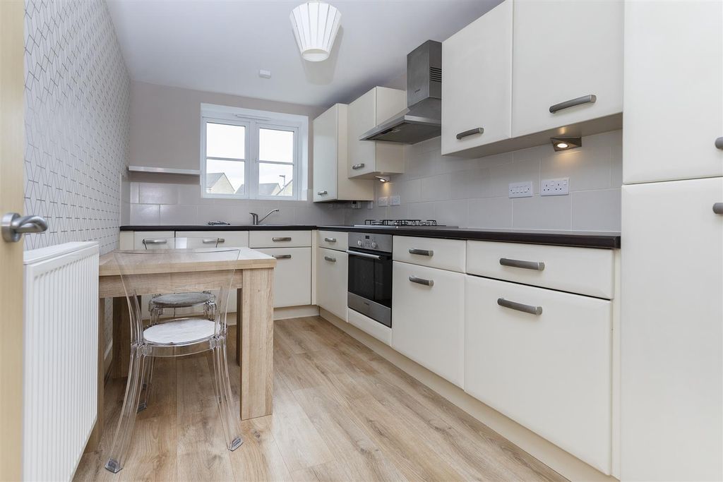 Property photo 2 of 19 Kitchen