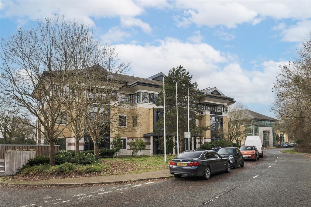 Property photo 1 of 12