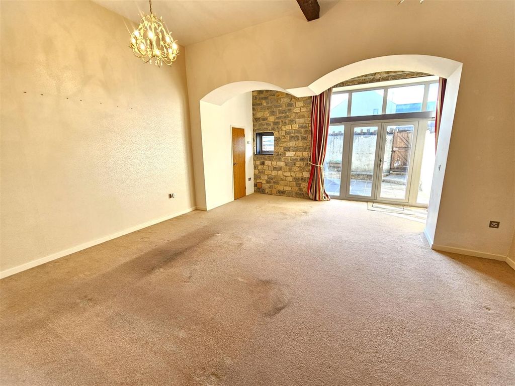 Property photo 2 of 19 Lounge Dining.Jpg