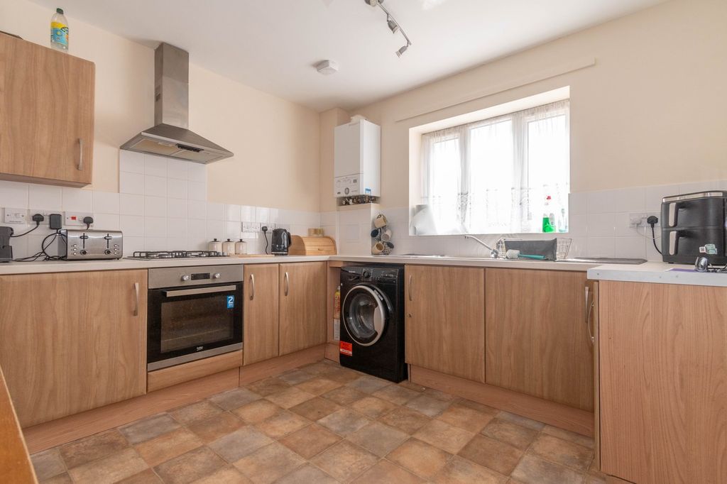 Property photo 3 of 13