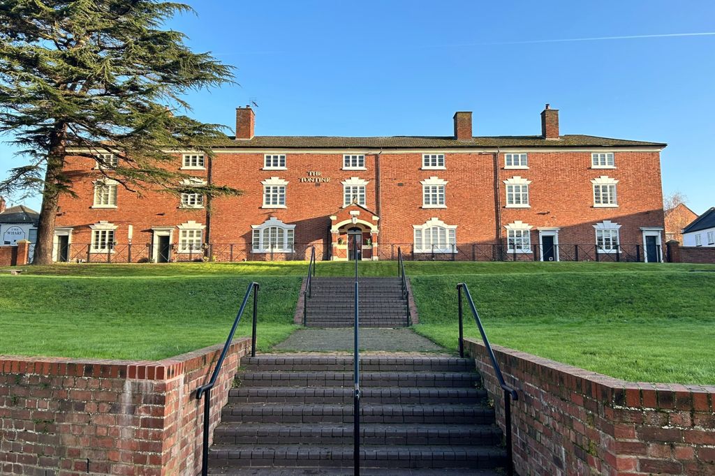 Property photo 1 of 13