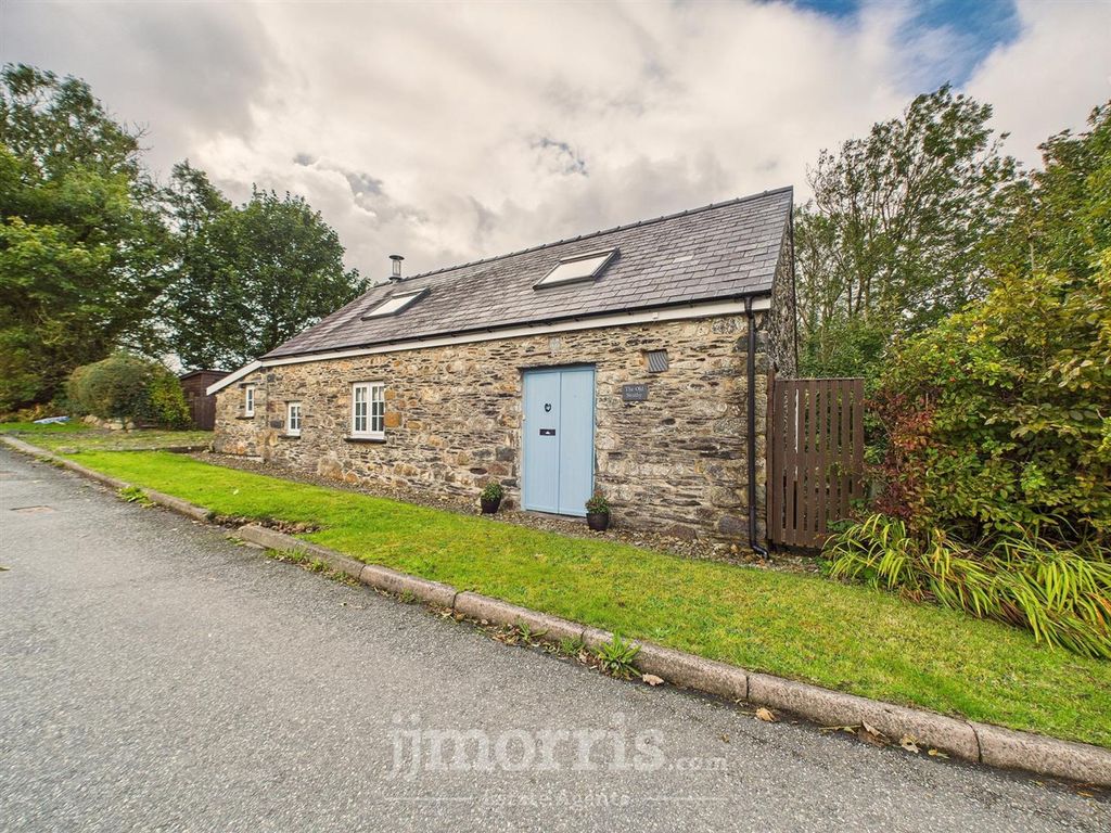 Property photo 2 of 37 Cam02122G0-Pr0372-Still016.Jpg