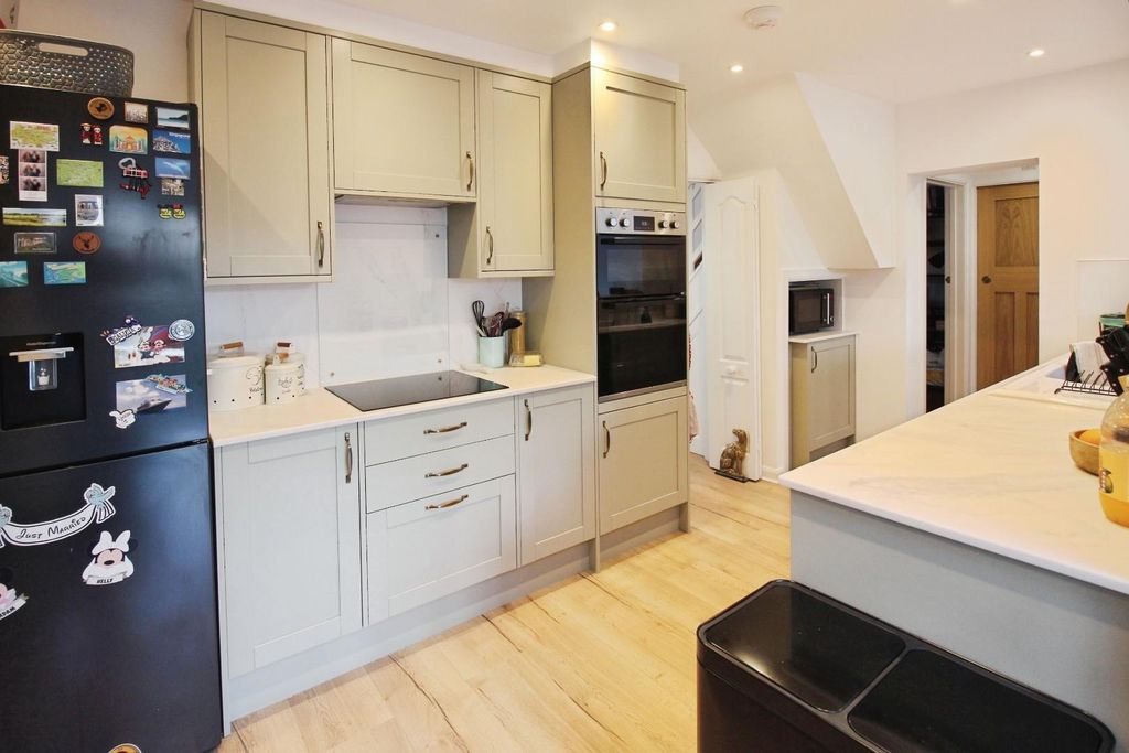 Property photo 2 of 21 0B435671-Img_5833.Jpg