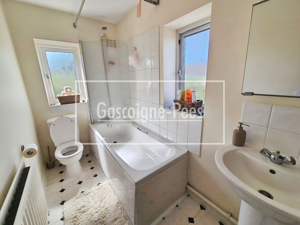 Property photo 2 of 5 Bathroom