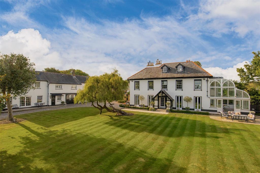 Property photo 1 of 72