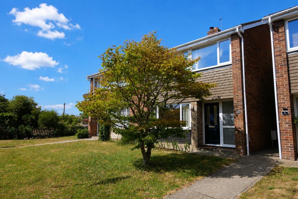 Property photo 1 of 14 Approach