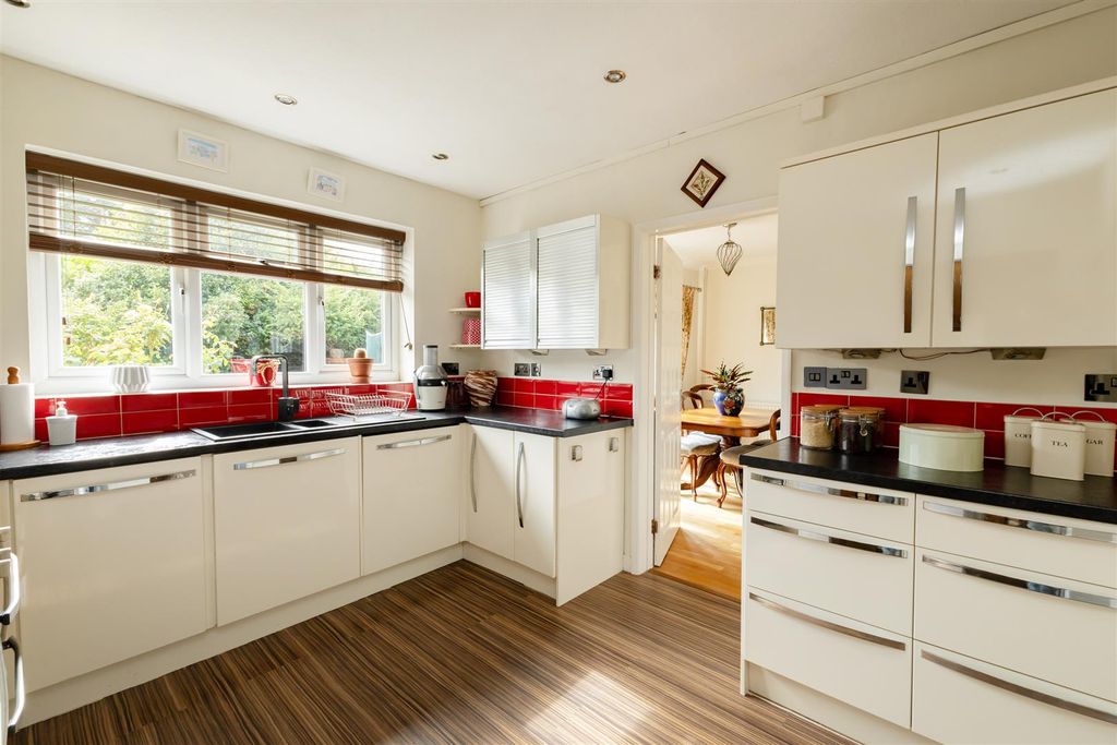 Property photo 3 of 23 Untitled-3075.Jpg