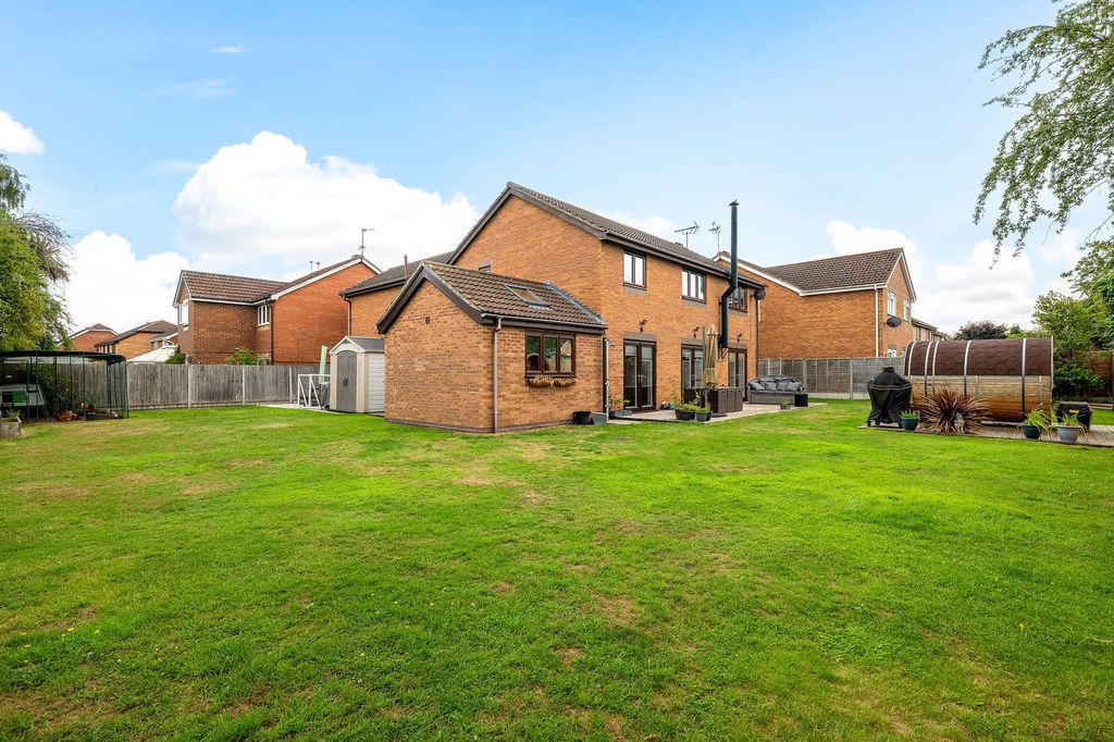Property photo 2 of 43