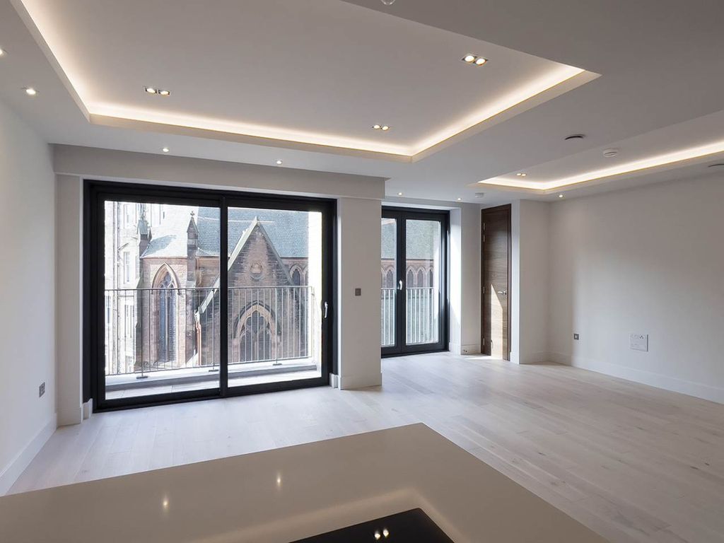 Property photo 3 of 15 Vv-Mid-Apartment 11-Living B