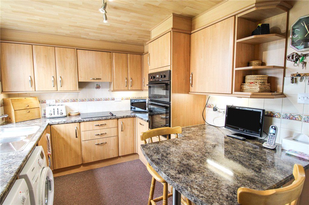Property photo 3 of 14 Breakfast Kitchen
