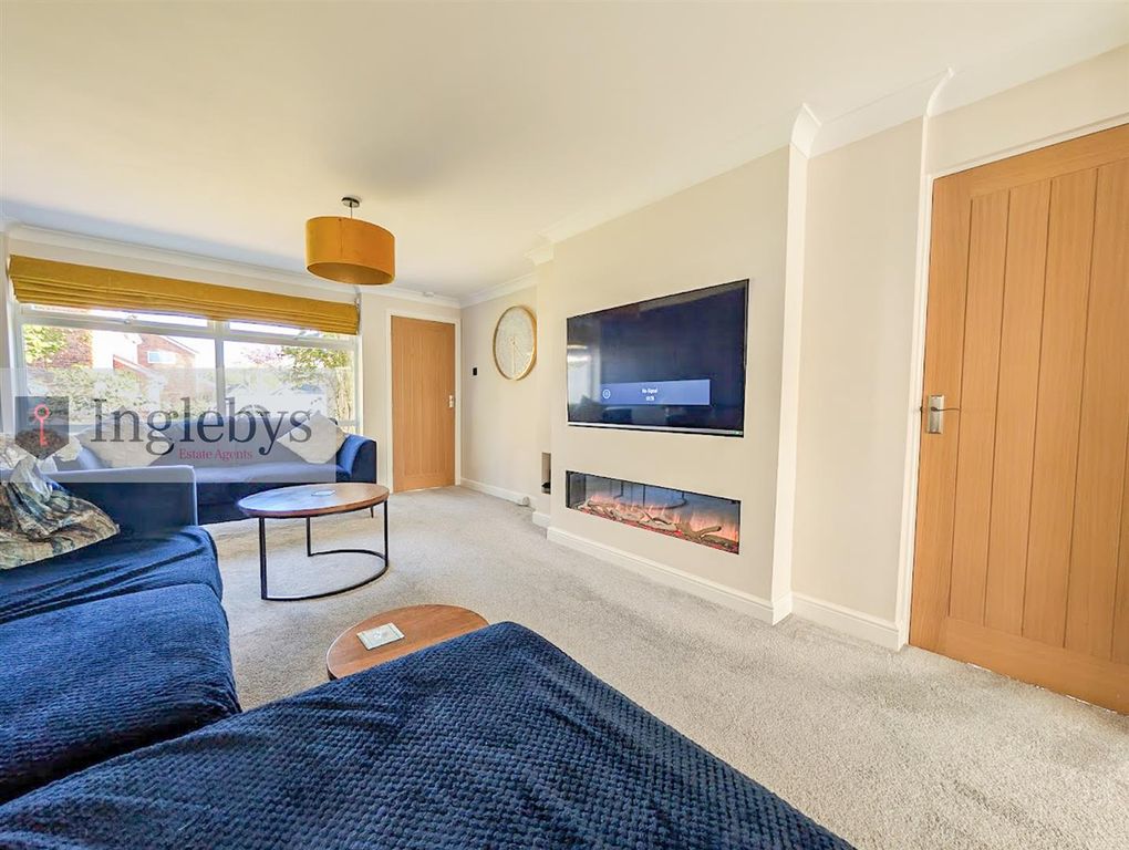 Property photo 2 of 39