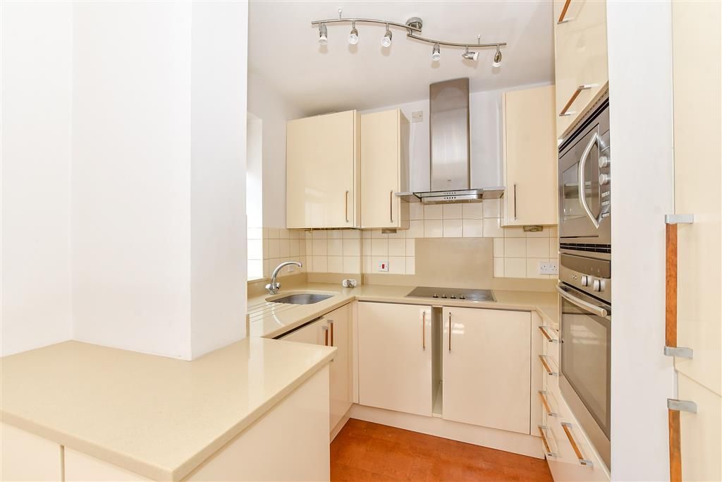 Property photo 3 of 11 Kitchen/Dining Area
