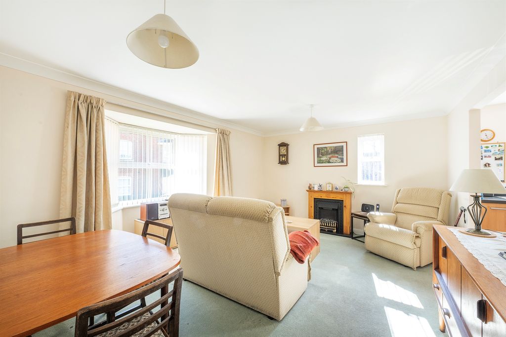 Property photo 2 of 14