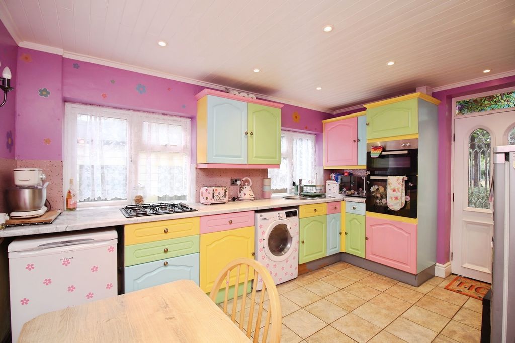 Property photo 3 of 22