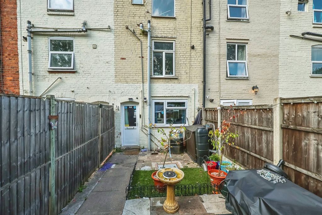 Property photo 3 of 4