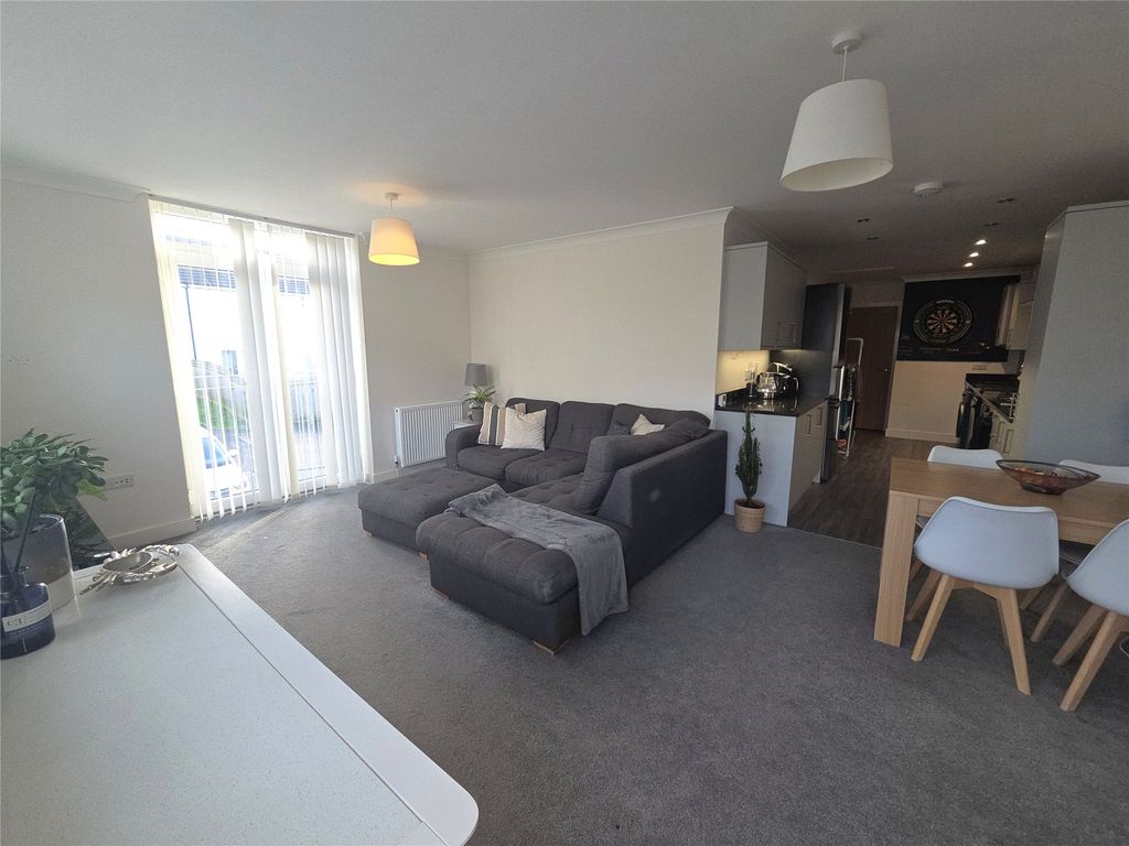 Property photo 2 of 15 Picture No. 06