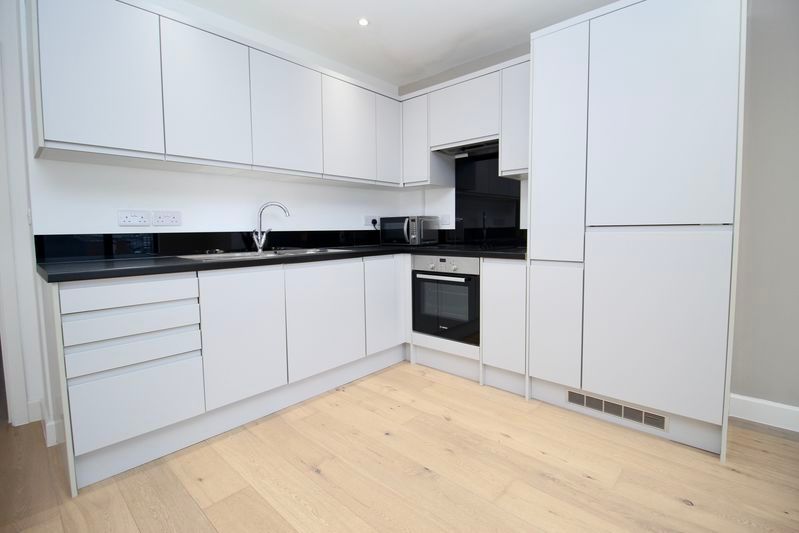 Property photo 3 of 7 Kitchen