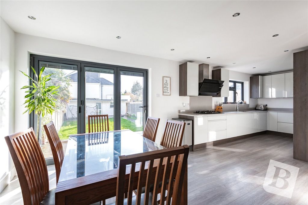 Property photo 2 of 18 Kitchen / Diner