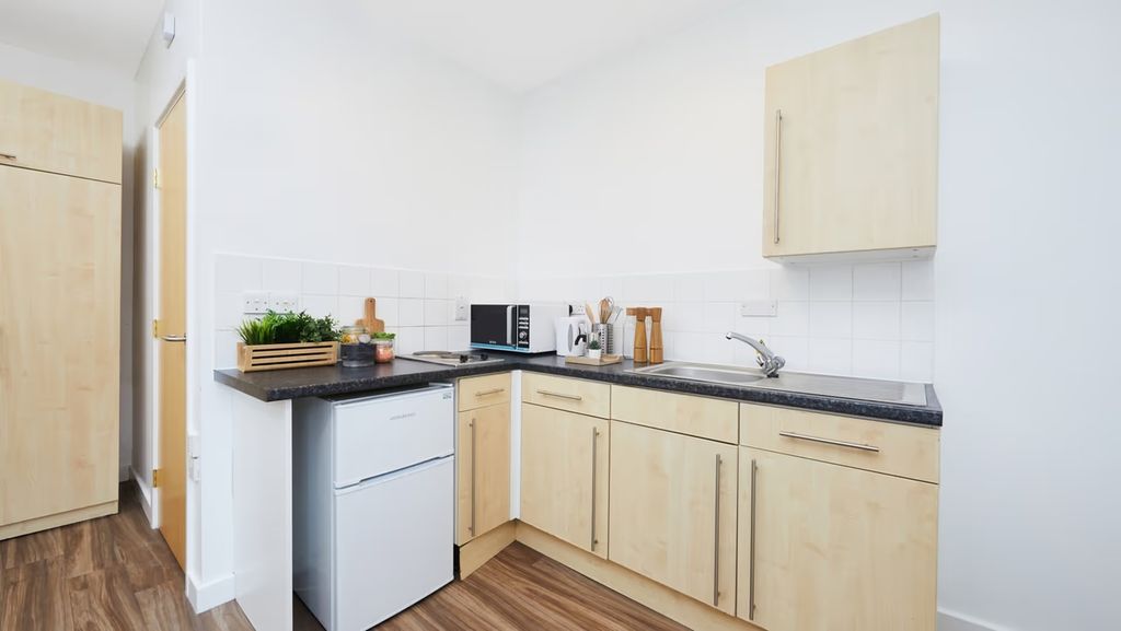 Property photo 3 of 6 Cdeecr3O0Zklvh4N78Xnvcg81Ldkff.Jpg