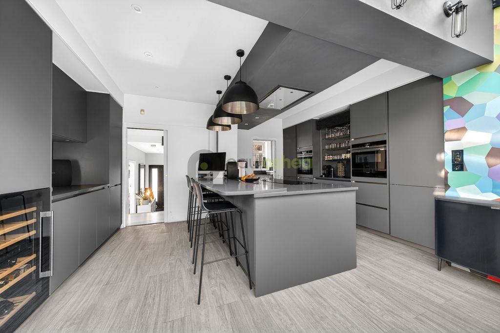 Property photo 1 of 23 Dsc07474