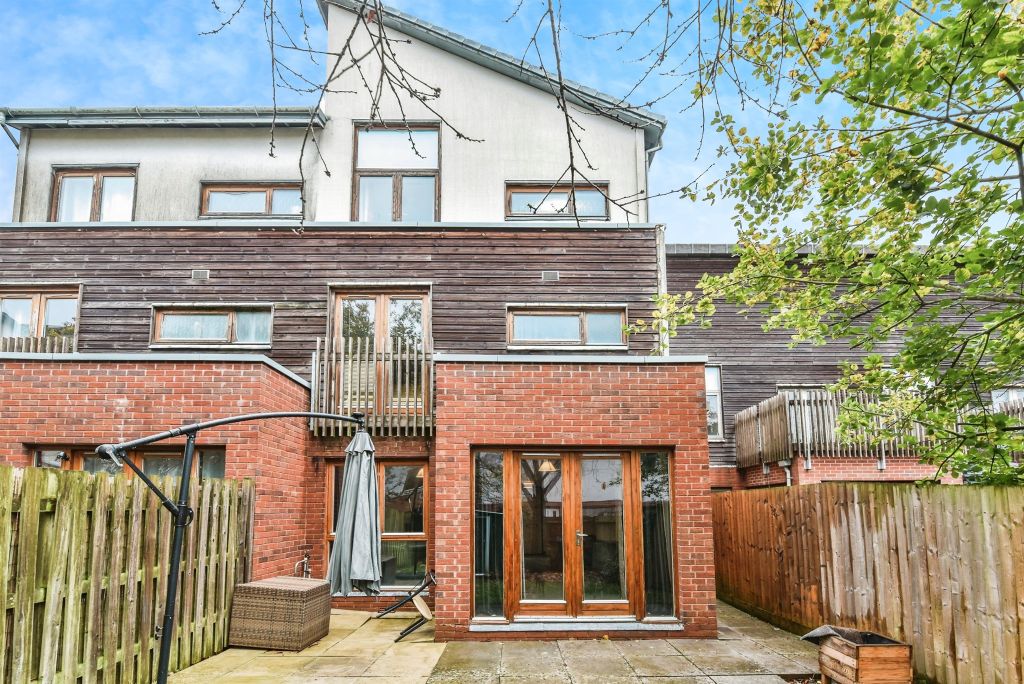 Property photo 2 of 17