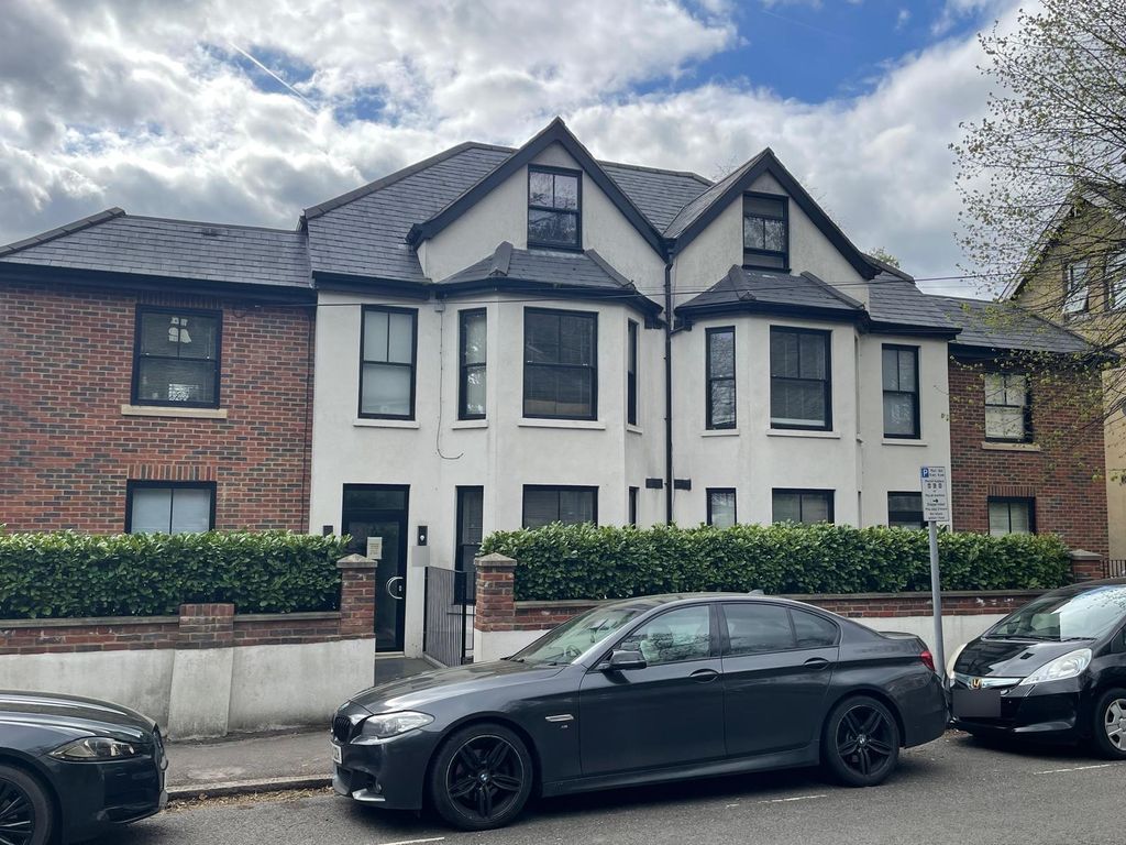 Property photo 1 of 8 Photo 0