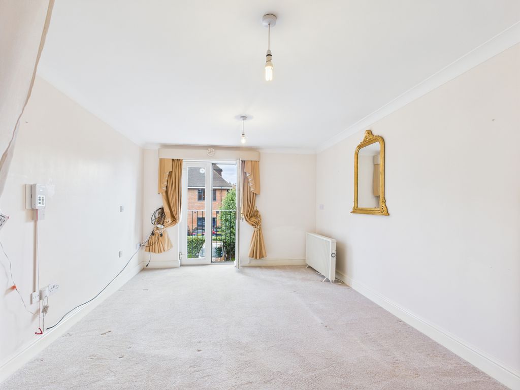 Property photo 2 of 10 Cam01354G0-Pr0532-Still006