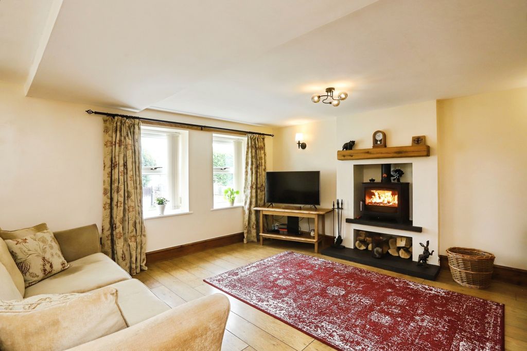 Property photo 3 of 18
