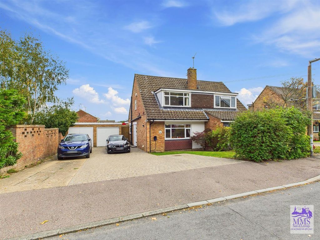 Property photo 3 of 24 Cam04098G0-Pr0118-Still021.Jpg