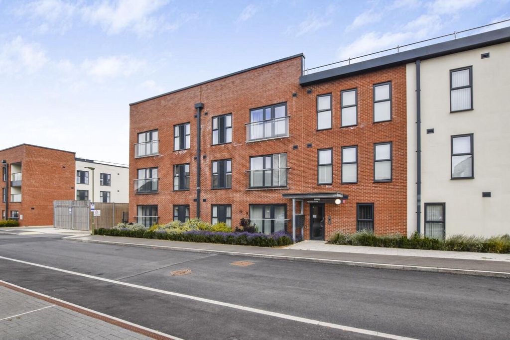 Property photo 1 of 9 4161430_Preview.Jpg