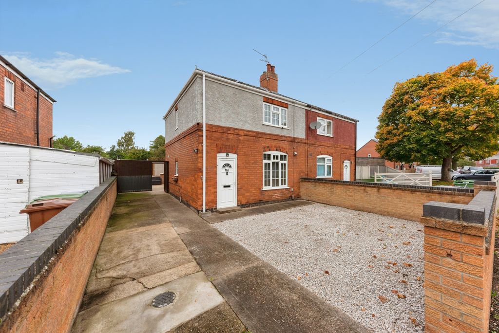 Property photo 1 of 19 166_Devon_Road-28