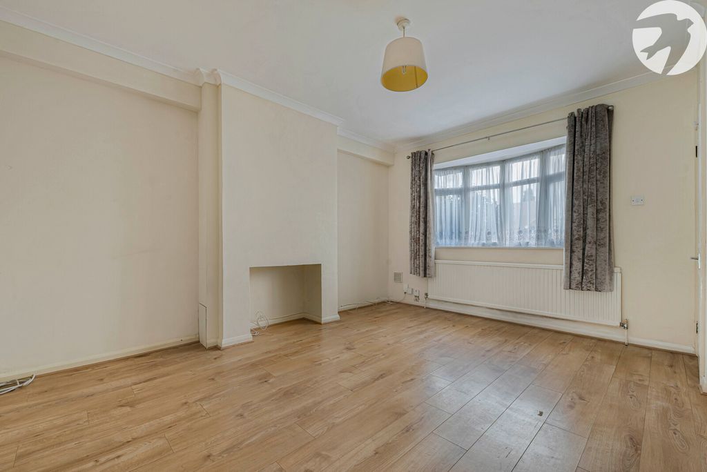 Property photo 2 of 23 Picture No. 16