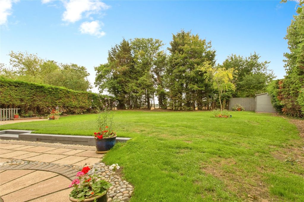Property photo 2 of 27 Rear Garden